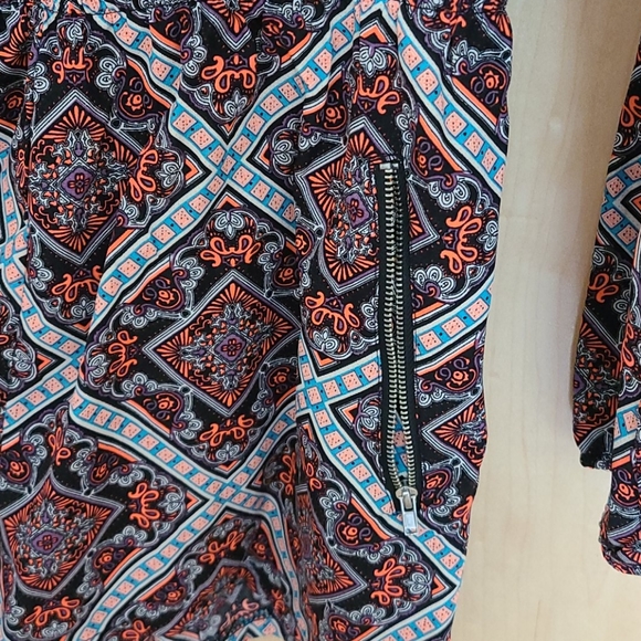 Printer romper with zipper pockets - Picture 4 of 4